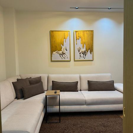 Dry Lake Apartment تيرانا المظهر الخارجي الصورة
